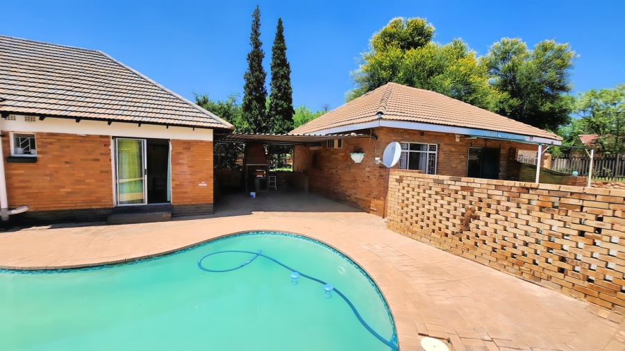 3 Bedroom Property for Sale in Stilfontein Ext 3 North West